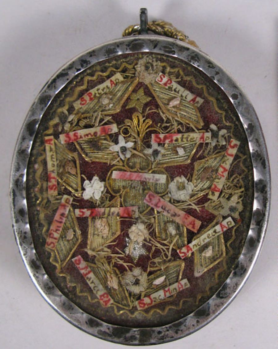 Vatican issued silver reliquary with relics of the Blessed Virgin Mary