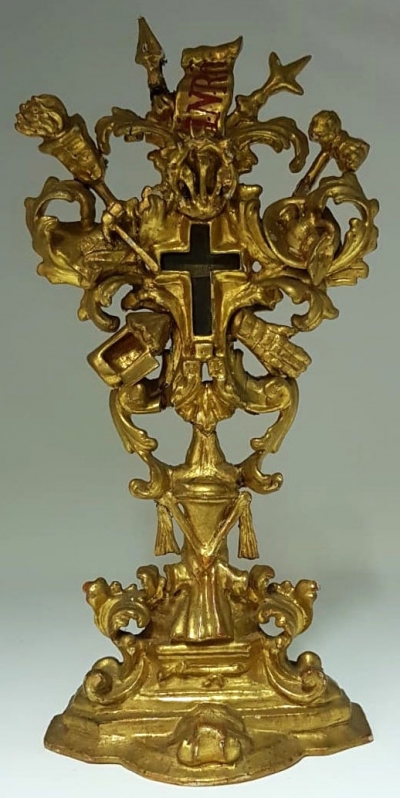 Important reliquary with large relics of the True Cross of Jesus Christ