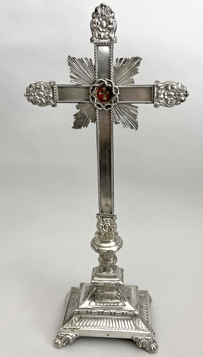 Spectacular French silver reliquary with relics of the True Cross of Jesus Christ