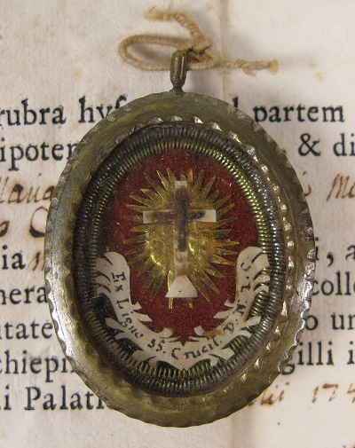 1743 Documented reliquary with relics of the True Cross of Jesus Christ