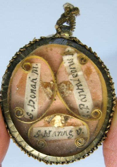 Reliquary theca with relics of Saint Pantaleon Martyr, Saint Donatian Martyr, and Saint Maria de Cerevellon.