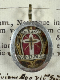 1791 documented reliquary with relics of the True Cross of Jesus Christ