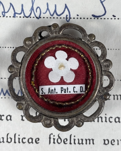 1956 Documented reliquary with relics of St. Anthony of Padua, Doctor of the Church &amp; patron of lost items