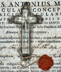 1775 Documented reliquary with relics of the True Cross of Jesus Christ