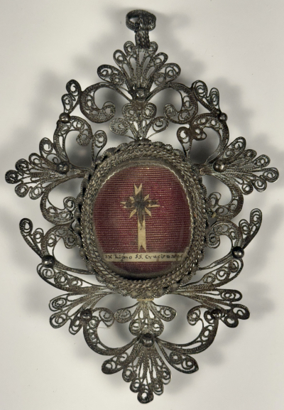 Fancy Vatican reliquary theca with relics of the True Cross of Jesus Christ