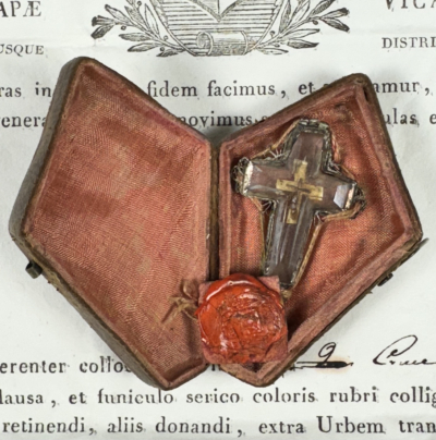 1841 Vatican-documented reliquary theca with the relic of the True Cross