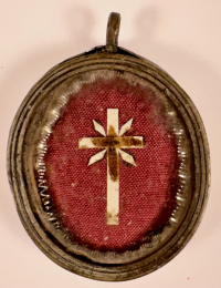 Reliquary theca with relic of the True Cross of Jesus Christ