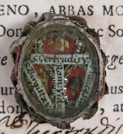 Documented theca with relics of St Gertrude the Great, St Bridget of Sweden &amp; Saint Frances of Rome Obl. S. B.