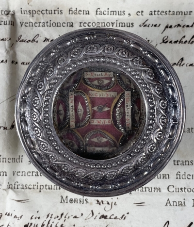 1823 Documented reliquary theca with relics of the Column of the Flagellation &amp; 12 Apostles