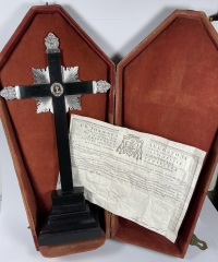 1838 documented silver reliquary monstrance with relics of the True Cross in original case