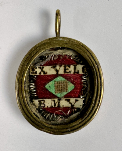Reliquary theca with a relic of the Veil of the Blessed Virgin Mary